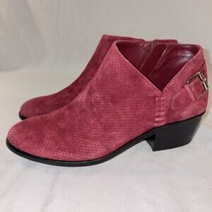 Vince Camuto Red Maroon Suede Buckle Ankle Bootie Boots Women’s Size 7 NWOT